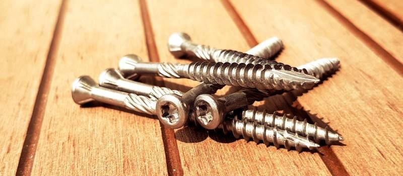 Vrut pro terasy 4x40/24 nerez C1 AISI 410, čočkovitá hlava, TORX